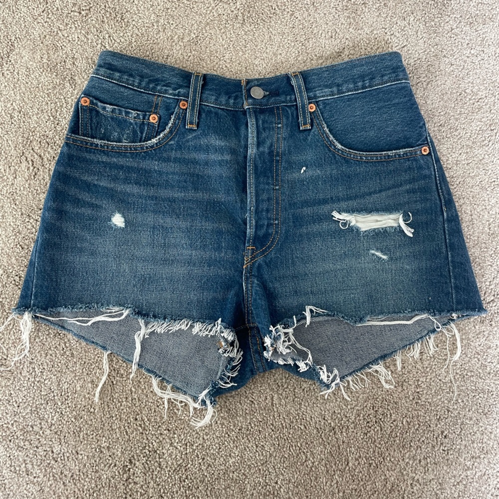 Levi jean cut off shorts